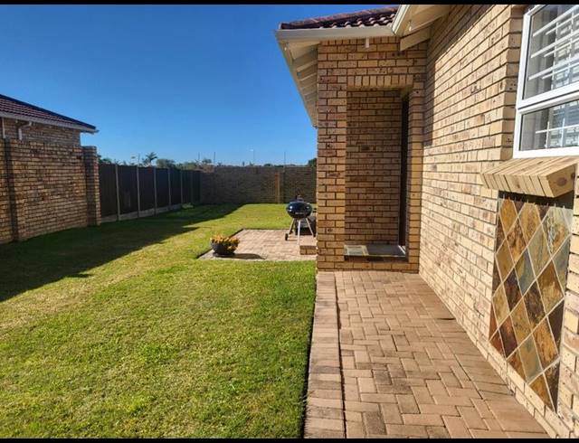 2 BEDROOM TOWNHOUSE FOR SALE IN LORRAINE